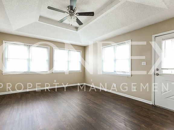 5th image of 10425 Smalley Ave
