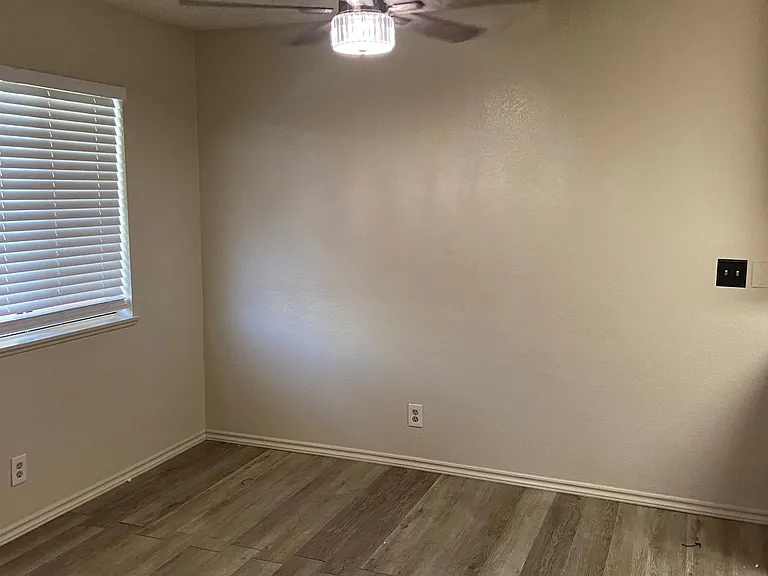 Apt California — Photo 5