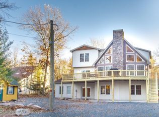 203 N Lake Dr, Lake Harmony, PA 18624