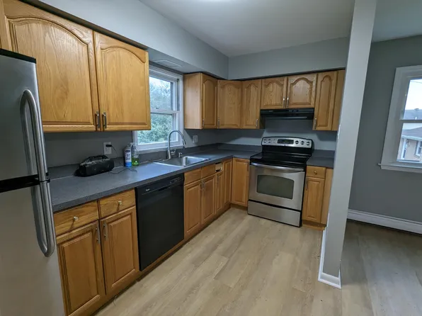 143 Poplar St, Spring City, PA 19475