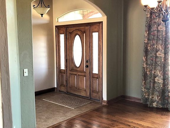 4th image of 5917 N Chateau Dr