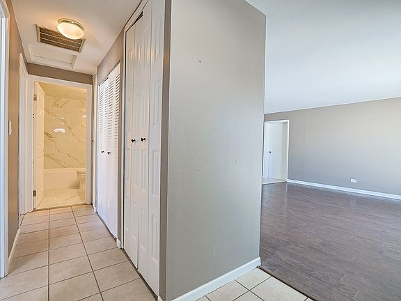 4th image of 1304 Yarmouth Ct #1304