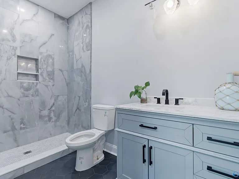 2704 Hampton Cove Way SE — Photo 9