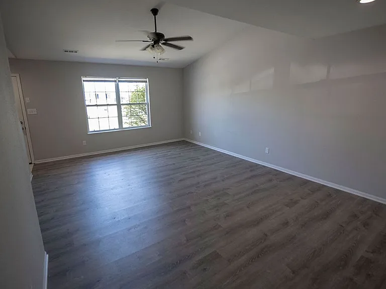 1508 Typhoon Ct — Photo 5