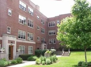 2752 Hampton Pkwy #30, Evanston, IL 60201