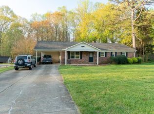 409 Idlebrook Dr, Kernersville, NC 27284