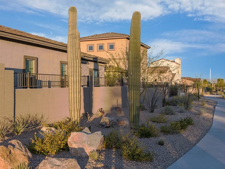 Pillar at Fountain Hills — Photo 24