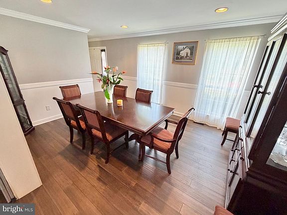4th image of 24 Woodyfield Ln
