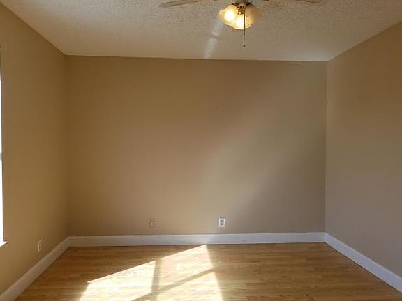5th image of 143 Tara Lakes Dr W #143
