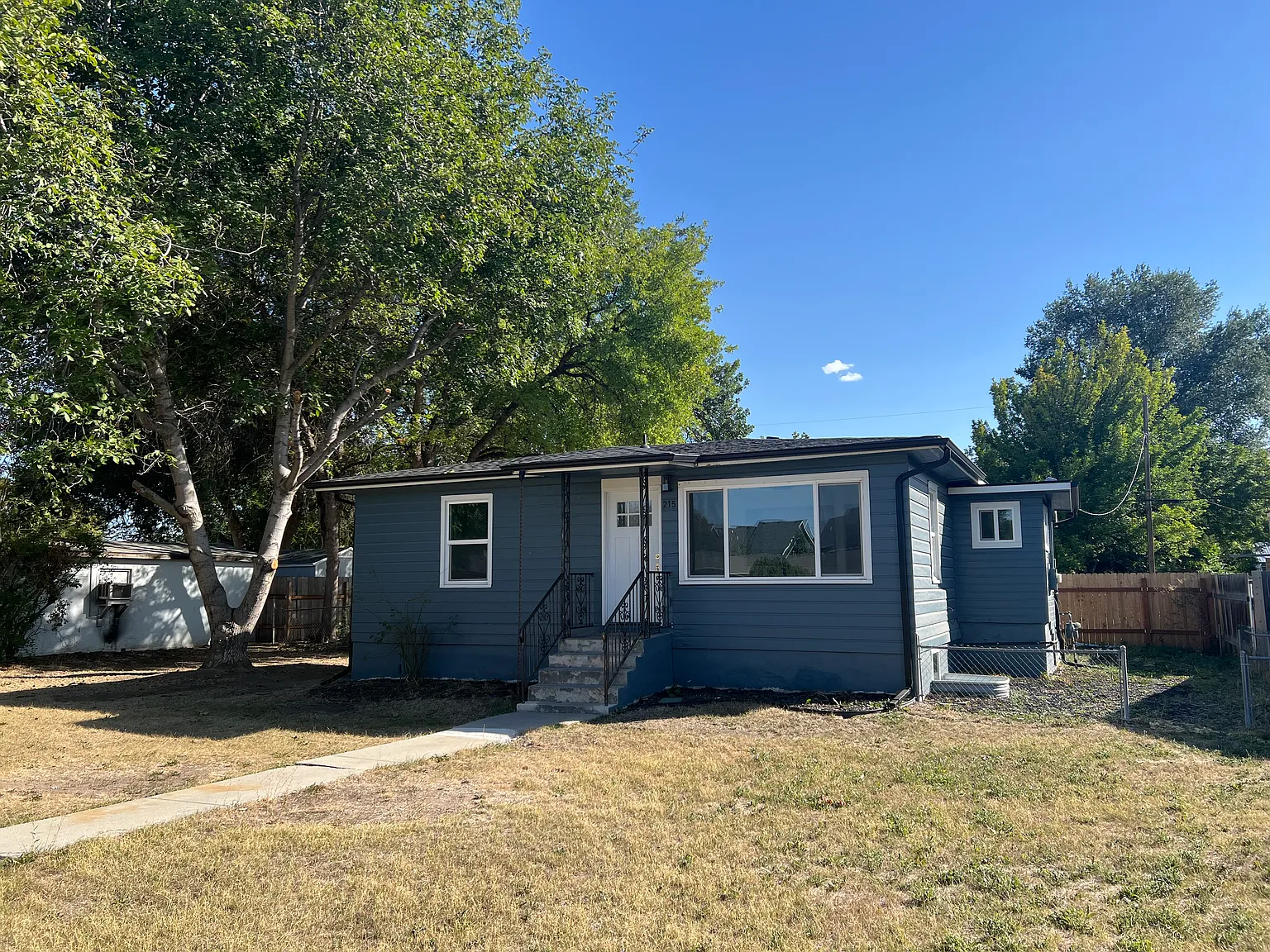 3 bed, 1150 sqft, $1,995 — Photo 2