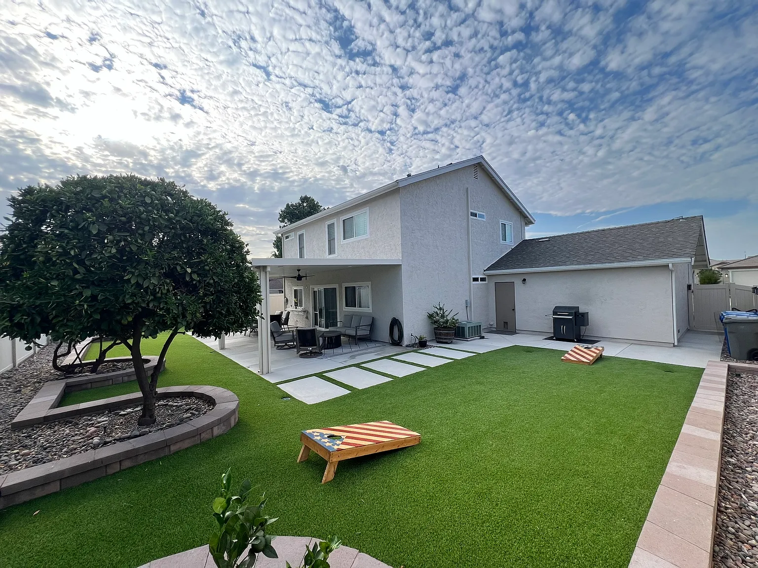 4 bed, 1409 sqft, $4,995 — Photo 1