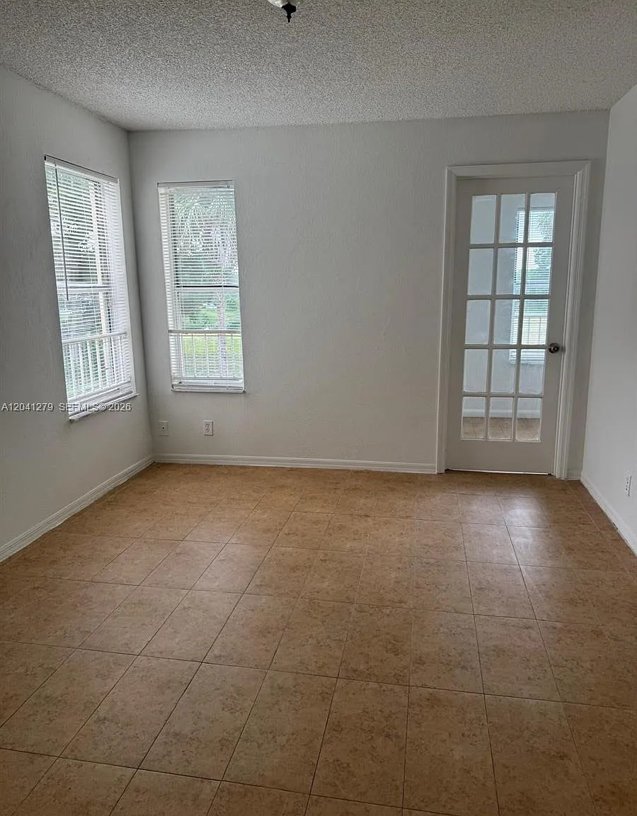 Coral Key Condo — Photo 3
