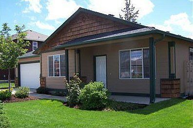 Great 3 BR/2BATH across park