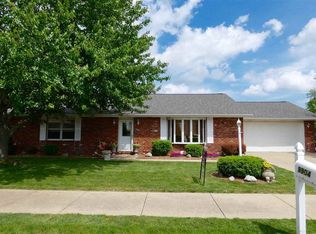 9904 N Barbados Dr, Peoria, IL 61615