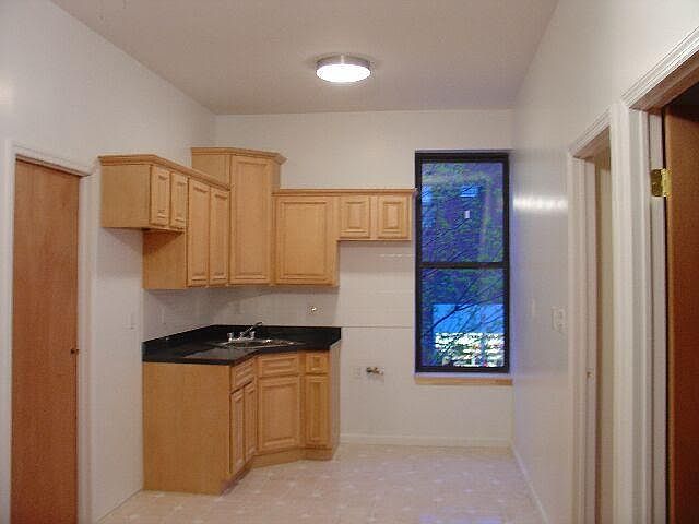 2nd image of 686 Union St #2