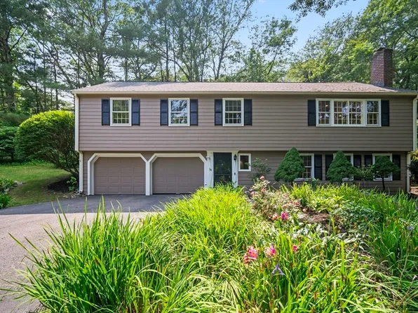 34 Clubhouse Ln, Wayland, MA 01778