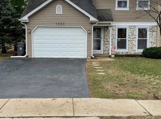 1383 Inverness Dr, Elgin, IL 60120