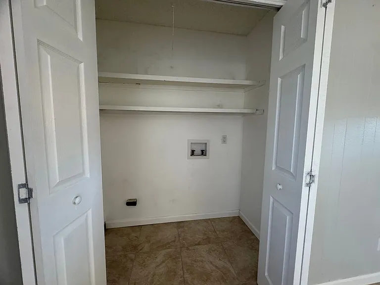 1211 Harvard Dr — Photo 7