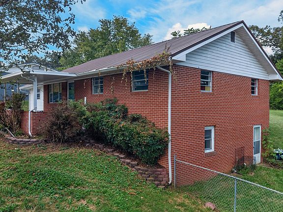 2nd image of 531 Summit Ridge Dr