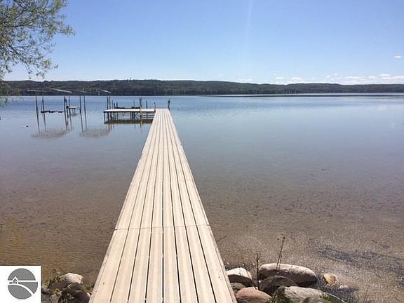 3rd image of 5875 Cottage Dr