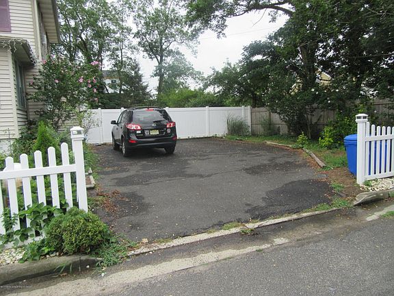 2nd image of 221 Sunset Ave