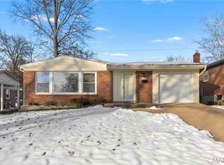 7155 Willow Tree Ln, Saint Louis, MO 63130