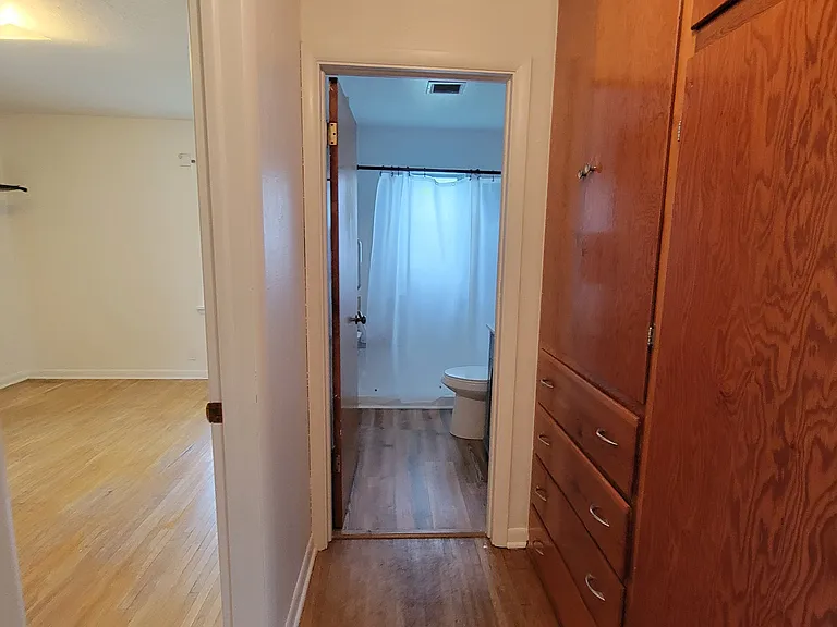 1309 Superior St — Photo 10
