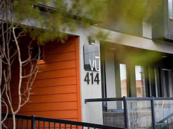 414 S Meredith Rd NE #207, Calgary, AB T2E 5A6