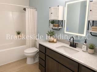 7 E Muskegon St APT C, Kent City, MI 49330