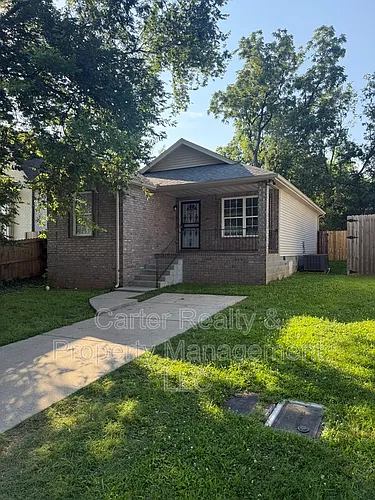 1812 Glade St Photo 1