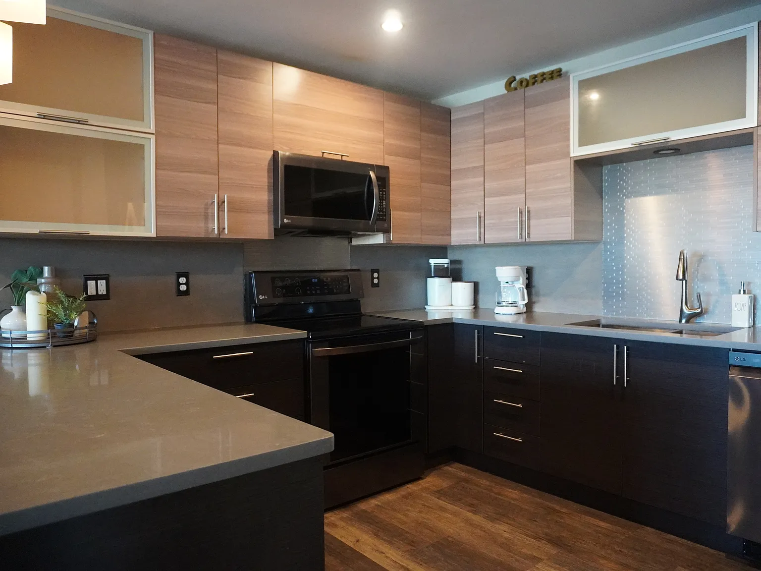 3 bed, 2.5 bath, 1537 sqft, $2,400 — Photo 3