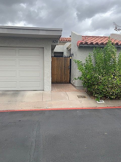 1st image of 828 E Orange Dr