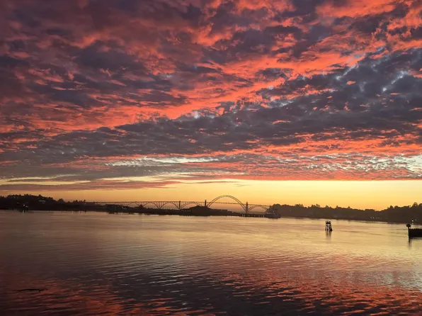 1000 SE Bay Blvd #A-3, Newport, OR 97365