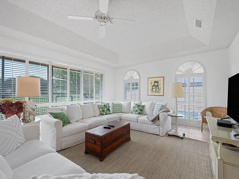 11875 Pebblewood Dr #201 — Photo 7