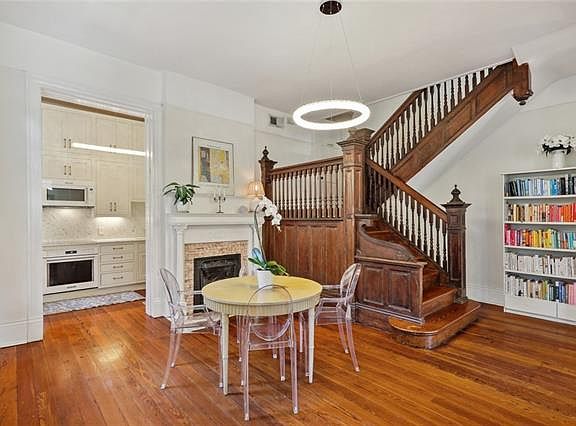 5th image of 1327 Josephine St #A