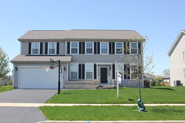 1st image of 2581 Robert Ln