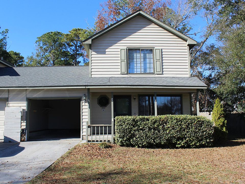 1st image of 200 Hickory Dr