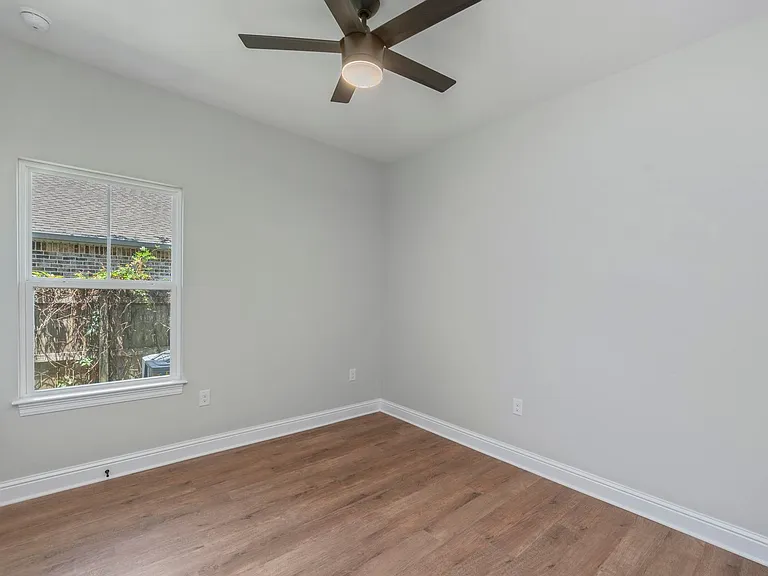 1404 Hickory St — Photo 28