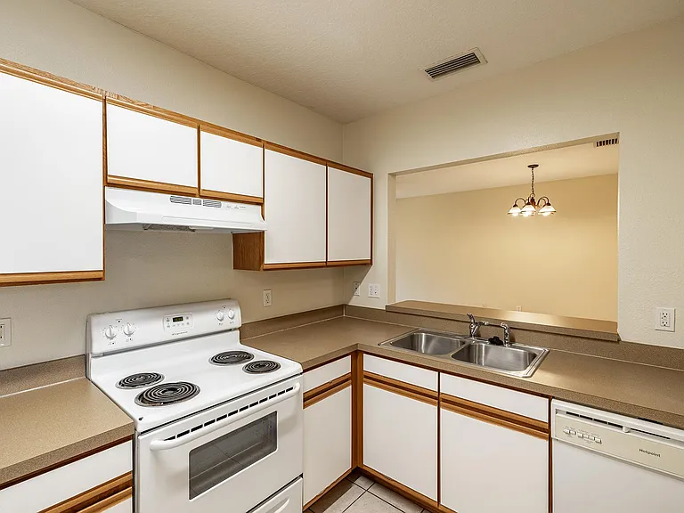9506 Amberdale Ct #202 — Photo 8