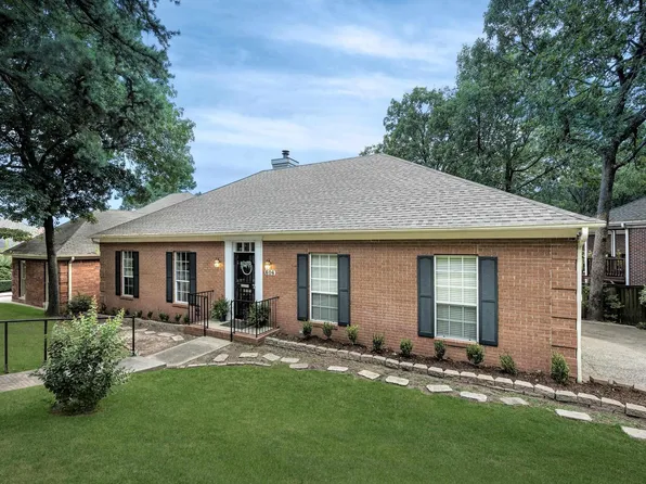 606 Cambridge Place Dr, Little Rock, AR 72227