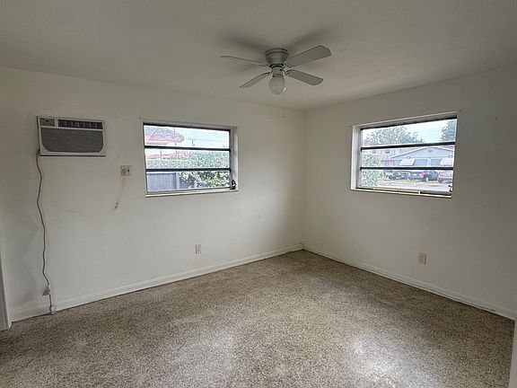 4th image of 75 W 12th St