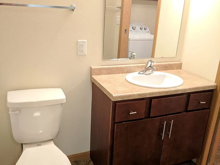 West Lake III Apartments — Photo 45