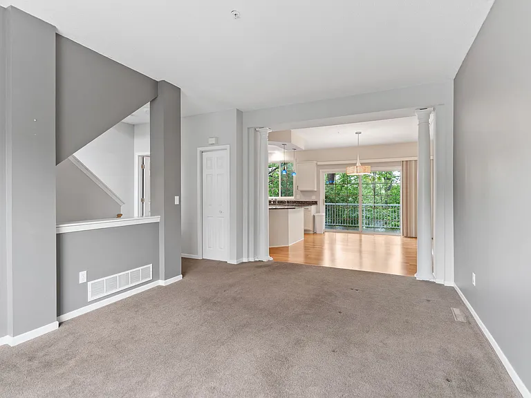 789 Fairfield Cir — Photo 9