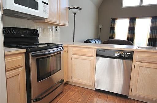 2nd image of 8083 N Lakeshore Dr