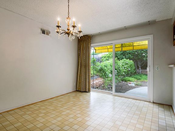 5th image of 6216 Marlborough Dr