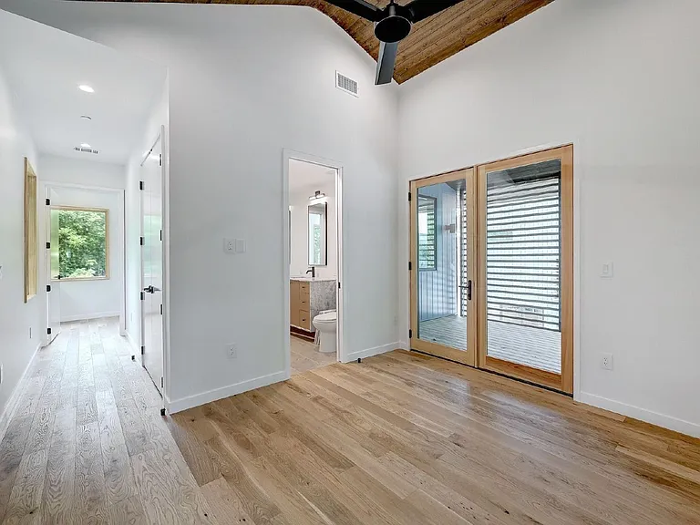 1411 Haskell St #4 — Photo 17