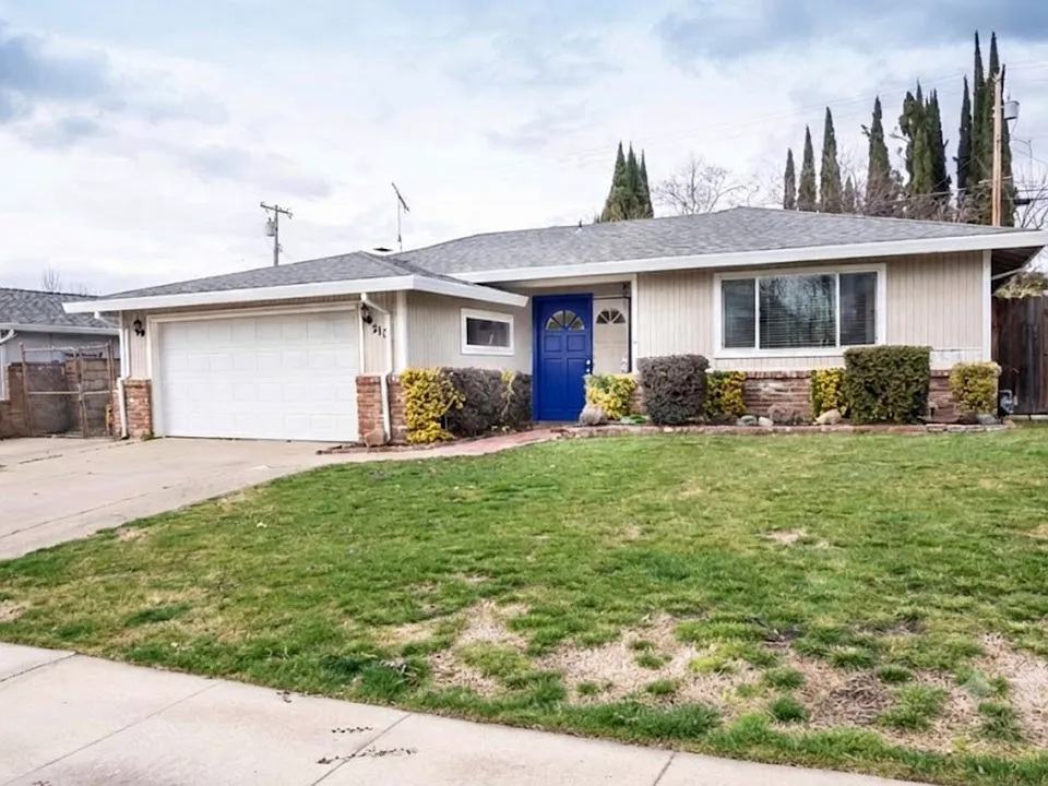 210 Canterbury Ave