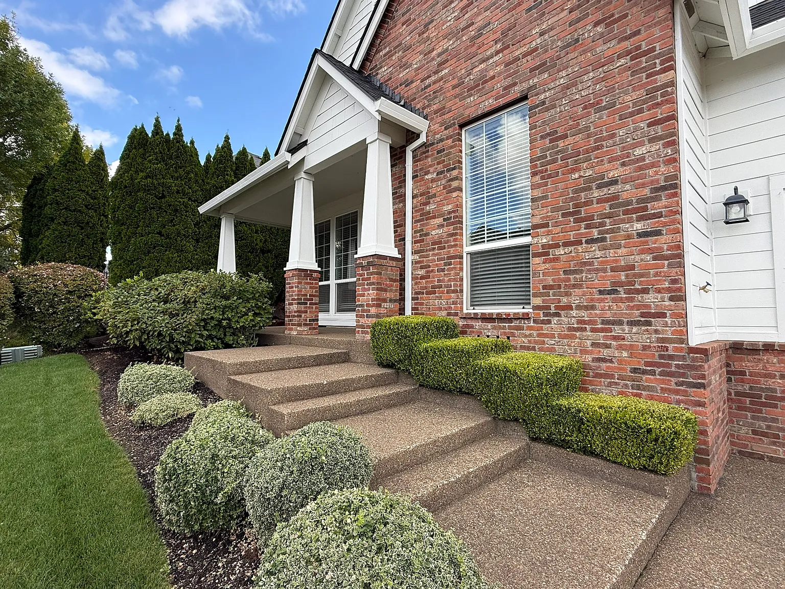3 bed, 2.5 bath, 2500 sqft, $3,295 — Photo 3