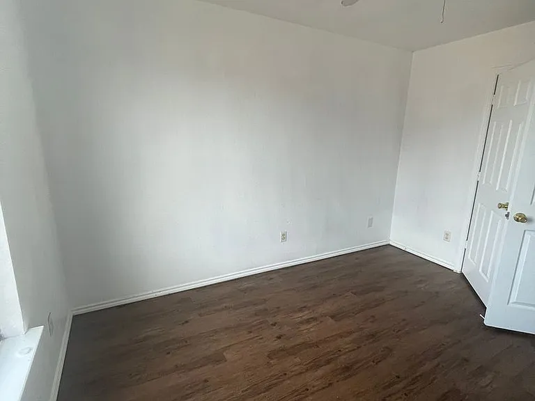 3404 Barcelona Dr — Photo 12