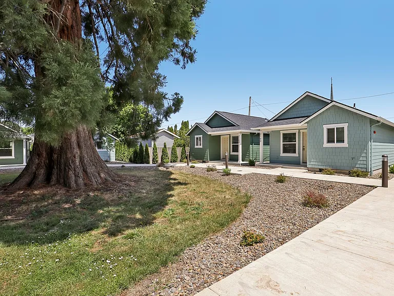 Cottages at Laurel — Photo 115